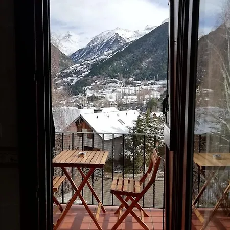 شقة Apartamento Familiar Con Vistas Y Garage La Portiecha Sallent de Gállego